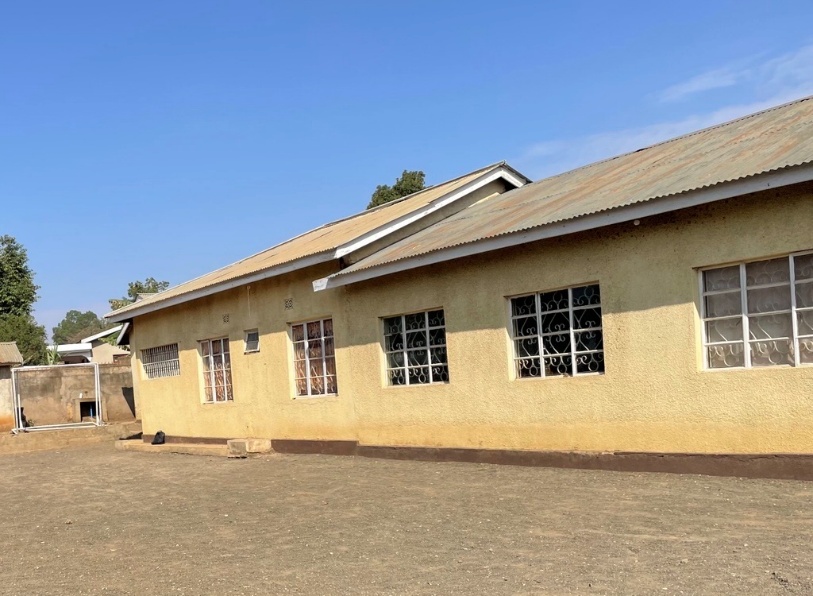 Het gebouw in Arusha waarvan een deel de nieuwe bakkerij wordt